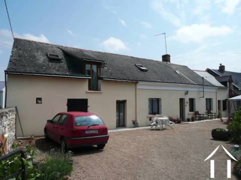 MAISON RÉNOVÉE DE TYPE DE LONGERE AVEC JOLI GITE