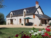 LONGERE + GITE + ÉCURIES ET BON TERRAIN