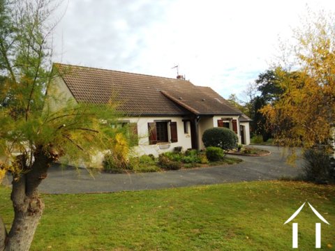 BUNGALOW AVEC LOFT à la périphérie d’un Bourg.