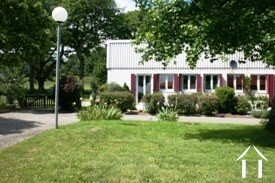 Pavillon mitoyen avec piscine  