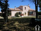 Villa spacieuse et solide dans un environnement rural  