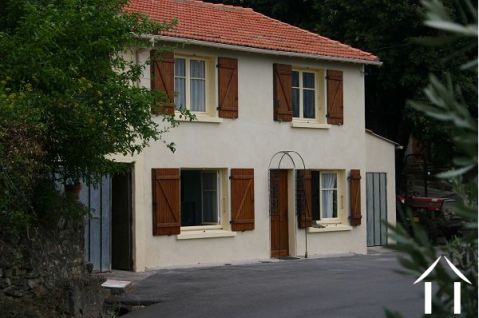 Entre St.Chinian et Roquebrun .