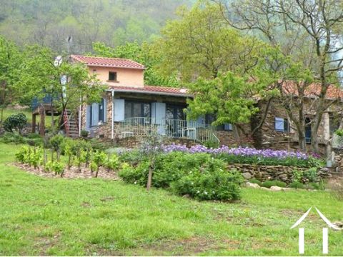 Maison au calme , avec cachet , jardin et superbe vue.