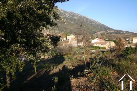 Terrain constructible entre Colombières et Olargues .
