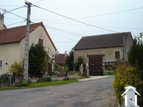 Entre AUTUN et BEAUNE