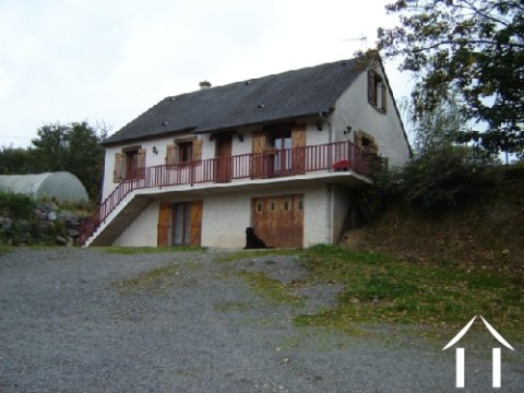 Maison moderne + annexes
