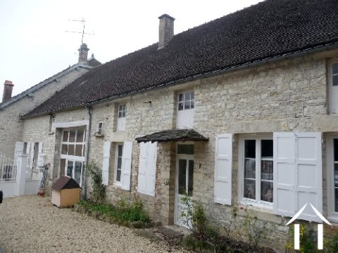 Grande maison plus écuries