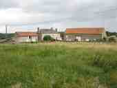 Maison, grange, terrain et vue