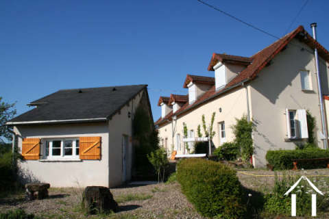 Jolie propriété dans le Morvan pouvant accueillir 18 pers