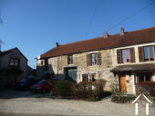 Trois maisons de village rénovées