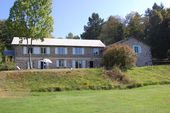 Grand et bâtiment special avec studio ou future gîte 