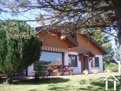 Villa en bordure d'un lac 