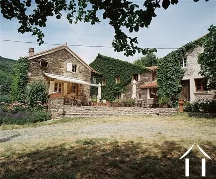 Propriété unique (59 hectares) en France méditerranéenne  