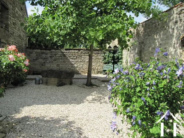 Maison de bourg à vendre tonnerre, bourgogne, PW3186B Image - 14