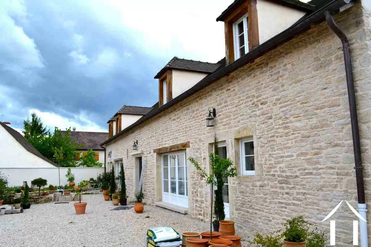 Maison en pierre à vendre beaune, bourgogne, GB2910M Image - 1