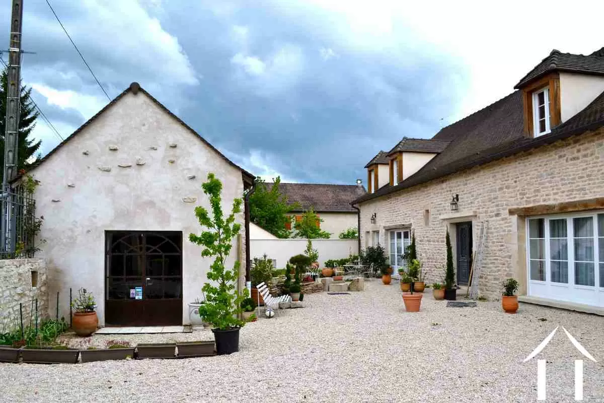 Maison en pierre à vendre beaune, bourgogne, GB2910M Image - 2