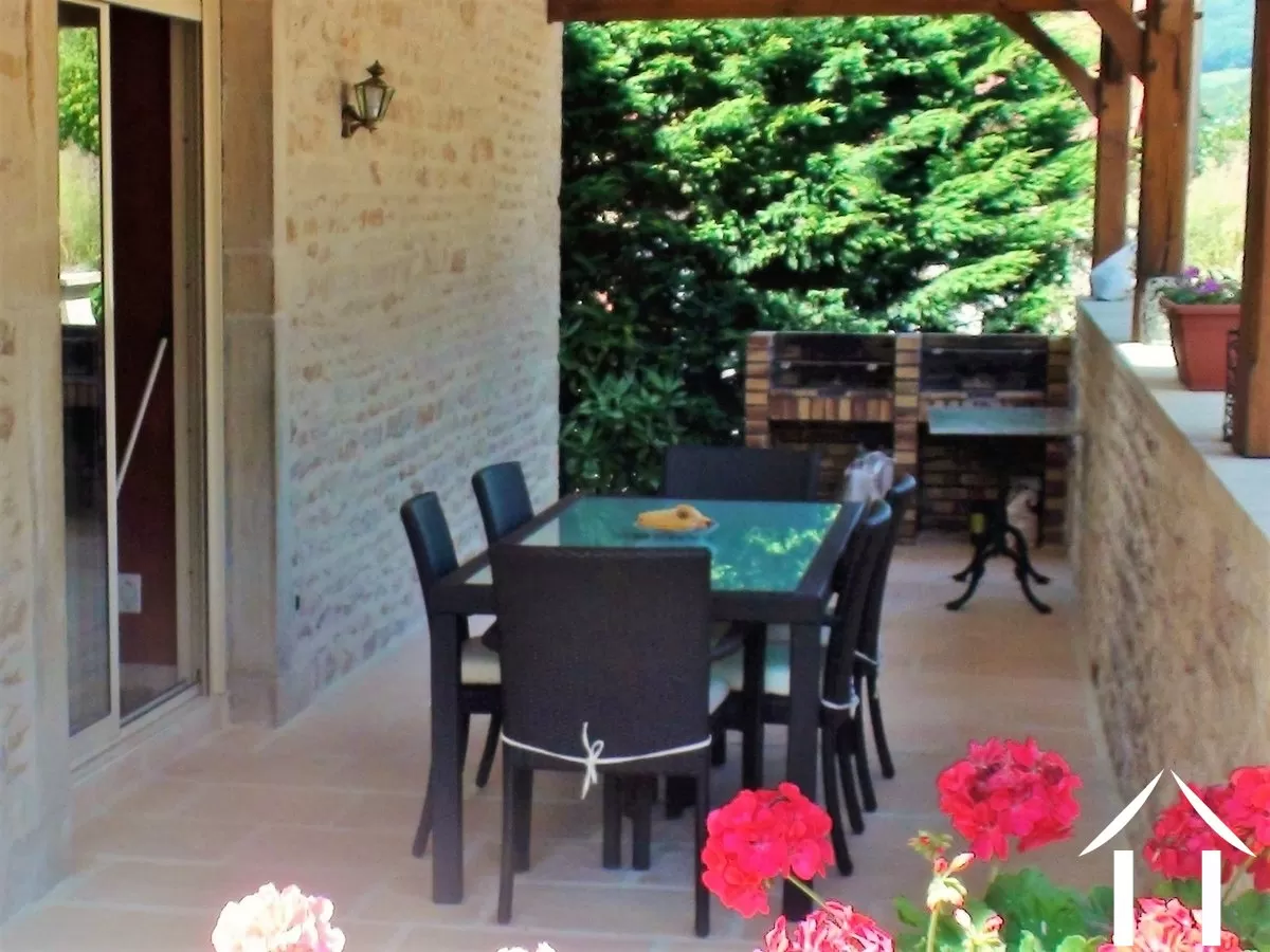 terrasse ombragée le soir