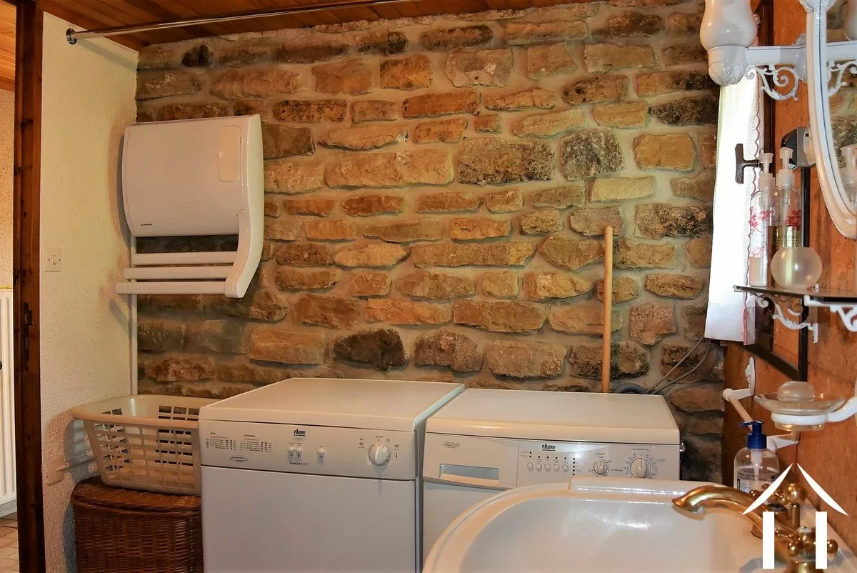 buanderie et salle d'eau au rez de chaussée