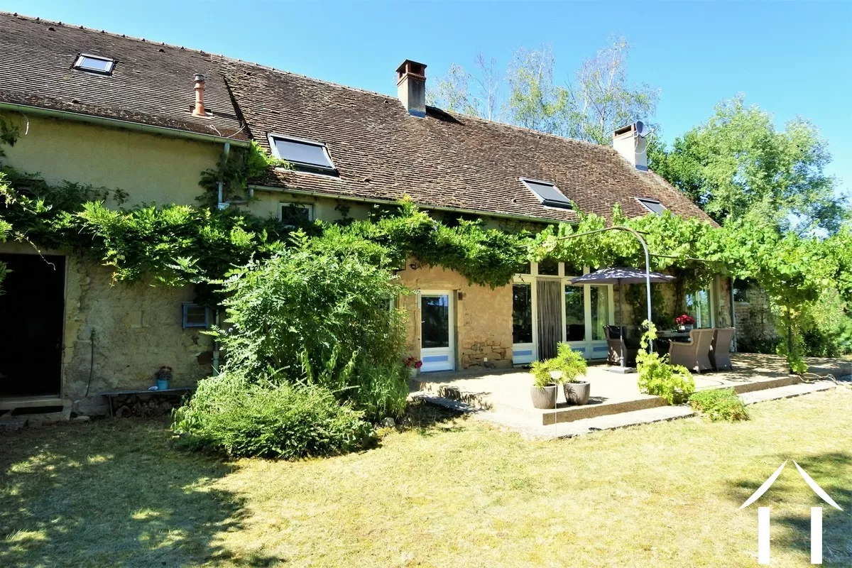 entrées séparées pour la grange, le gîte et la maison principale