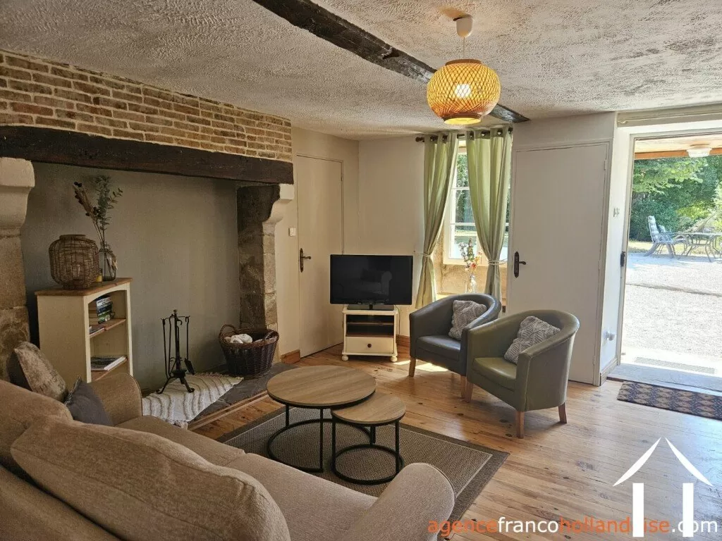 Maison à vendre chalus, auvergne, Li1010 Image - 2