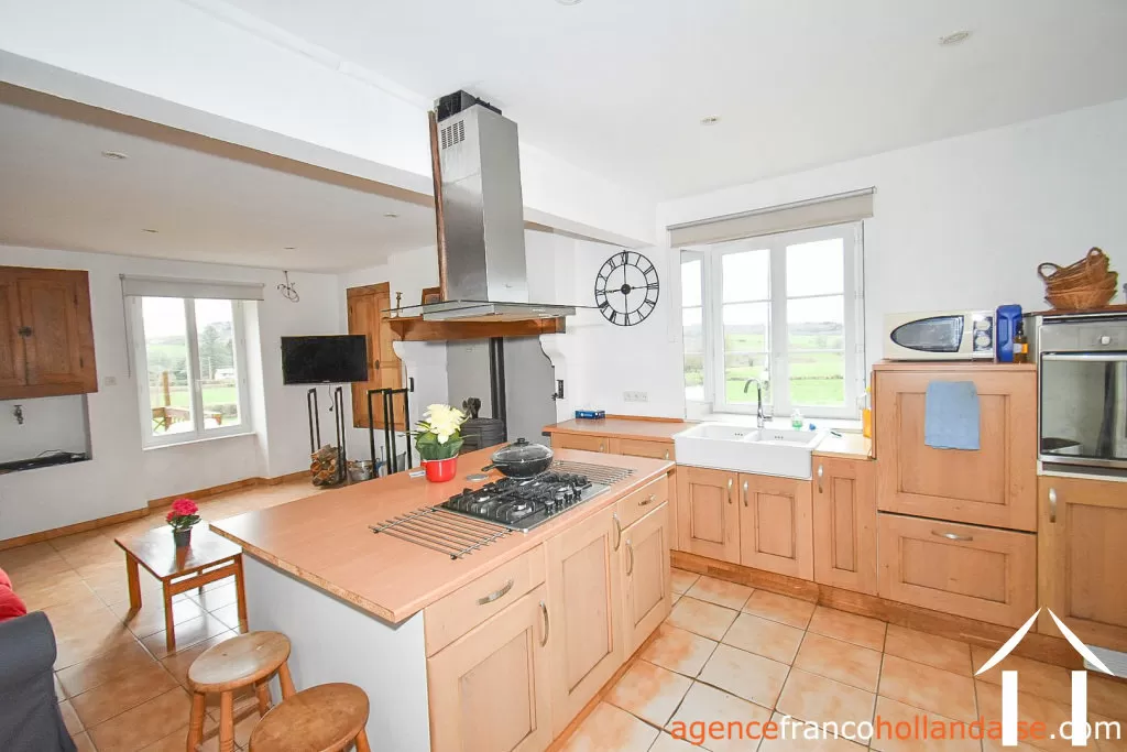 Maison à vendre neuvic entier, limousin, Li1012 Image - 12