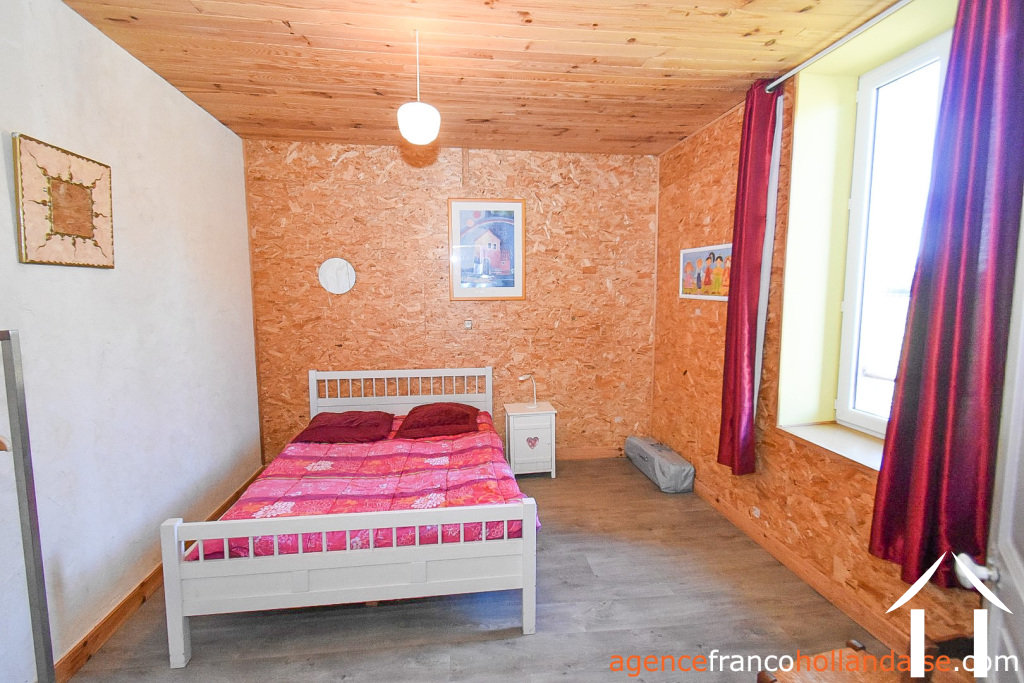 Maison avec gite à vendre chamberet, limousin, Li1029 Image - 8