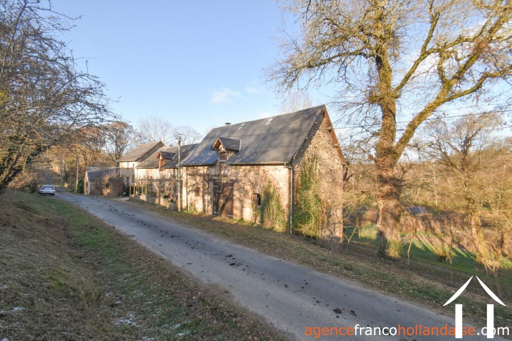 Maison à vendre chateau chervix, limousin, Li1032 Image - 3