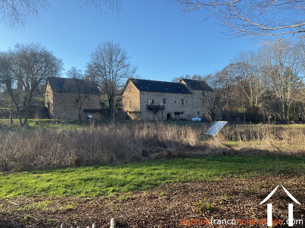 Maison à vendre chateau chervix, limousin, Li1032 Image - 1