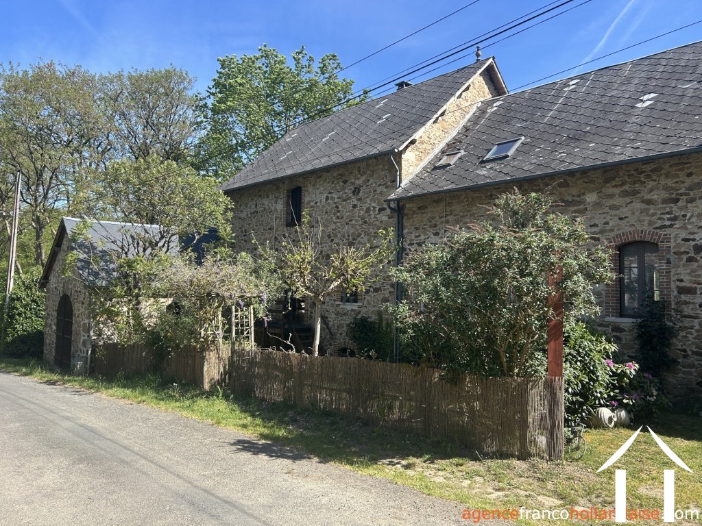 Maison à vendre chateau chervix, limousin, Li1032 Image - 24