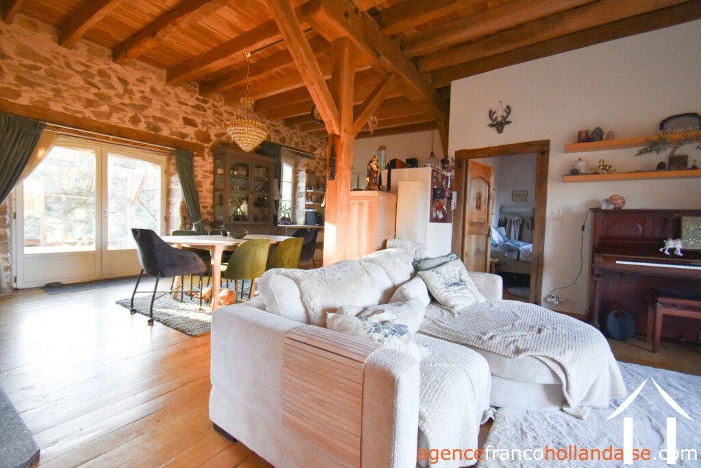 Maison à vendre chateau chervix, limousin, Li1032 Image - 8