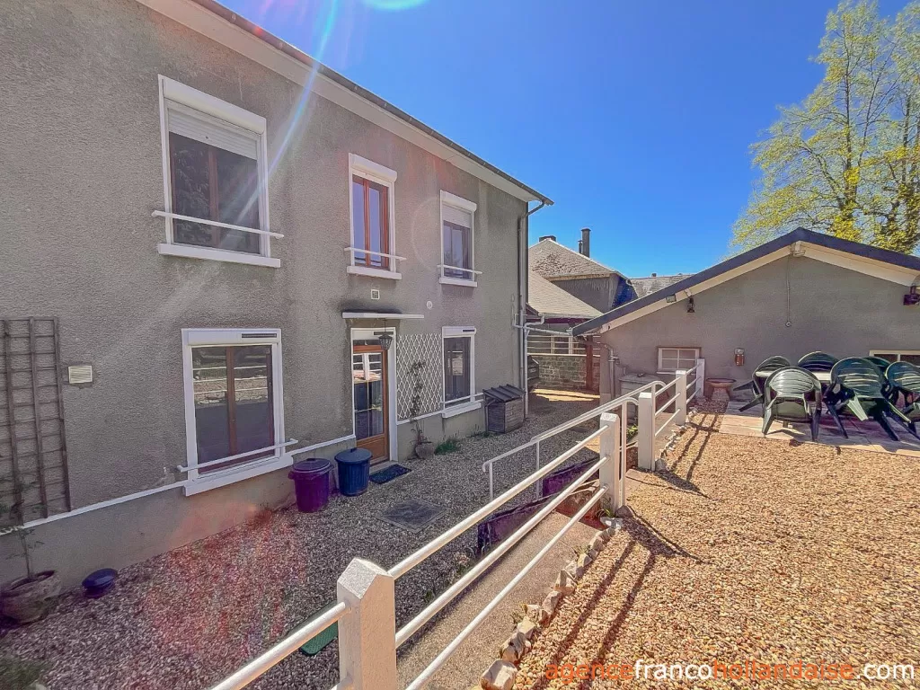 Maison de bourg à vendre chateauneuf la foret, limousin, Li1043 Image - 21