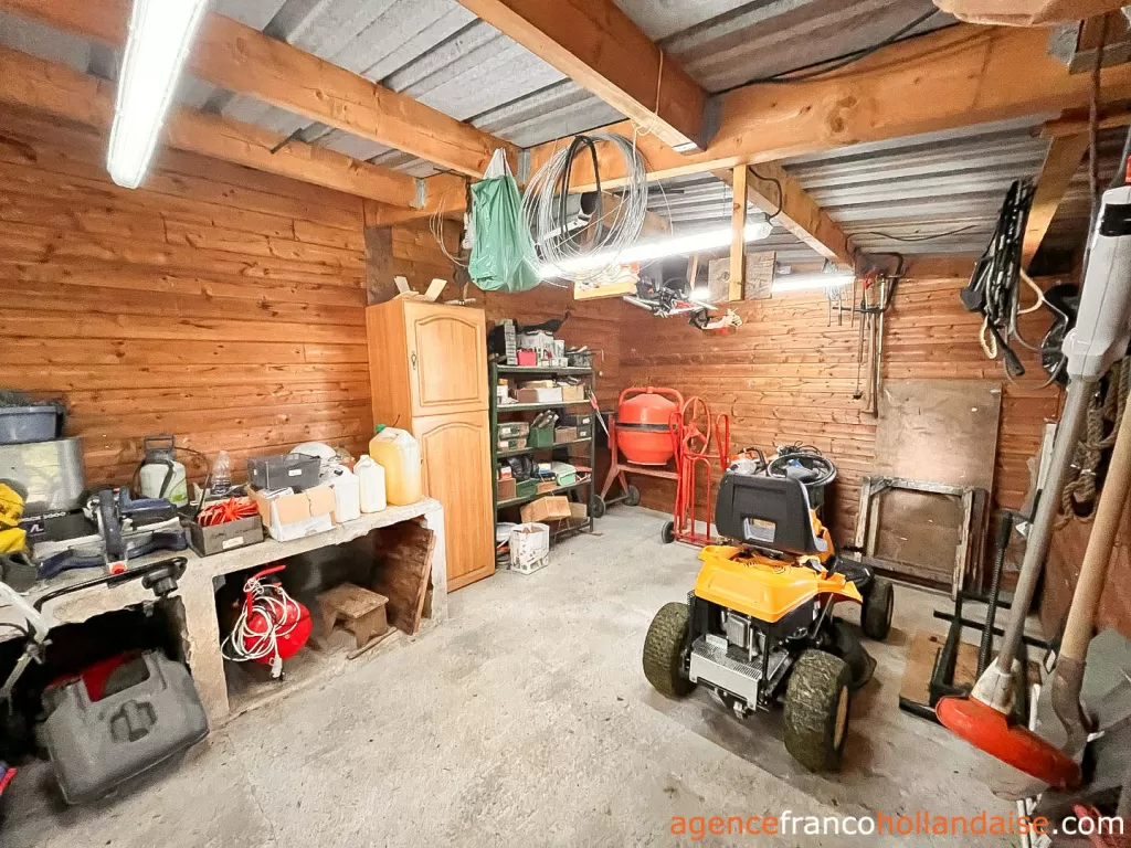 Maison de bourg à vendre chateauneuf la foret, limousin, Li1043 Image - 31