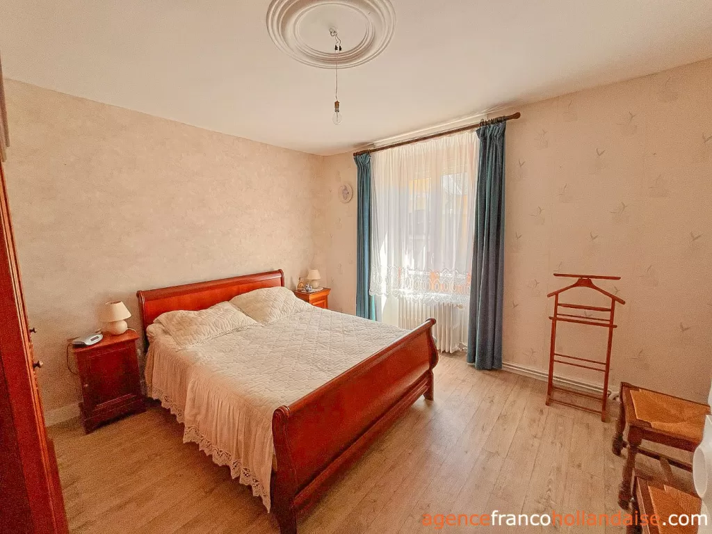 Maison de bourg à vendre chateauneuf la foret, limousin, Li1043 Image - 13