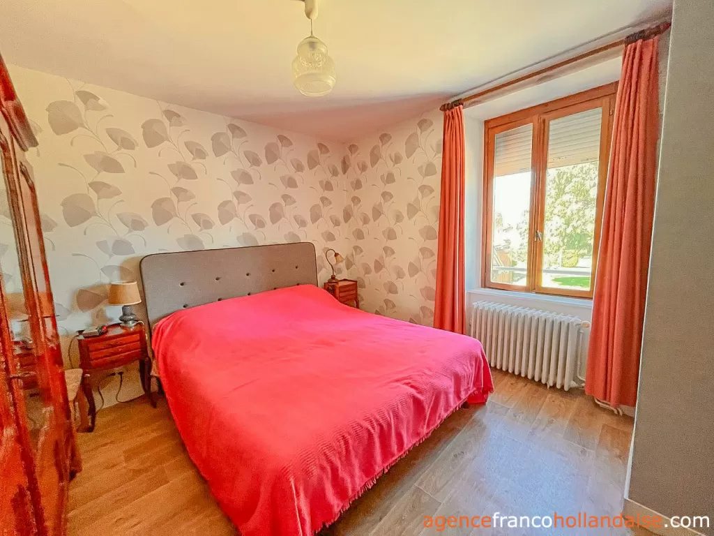 Maison de bourg à vendre chateauneuf la foret, limousin, Li1043 Image - 16