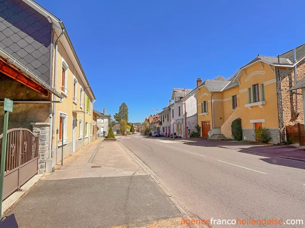 Maison de bourg à vendre chateauneuf la foret, limousin, Li1043 Image - 36