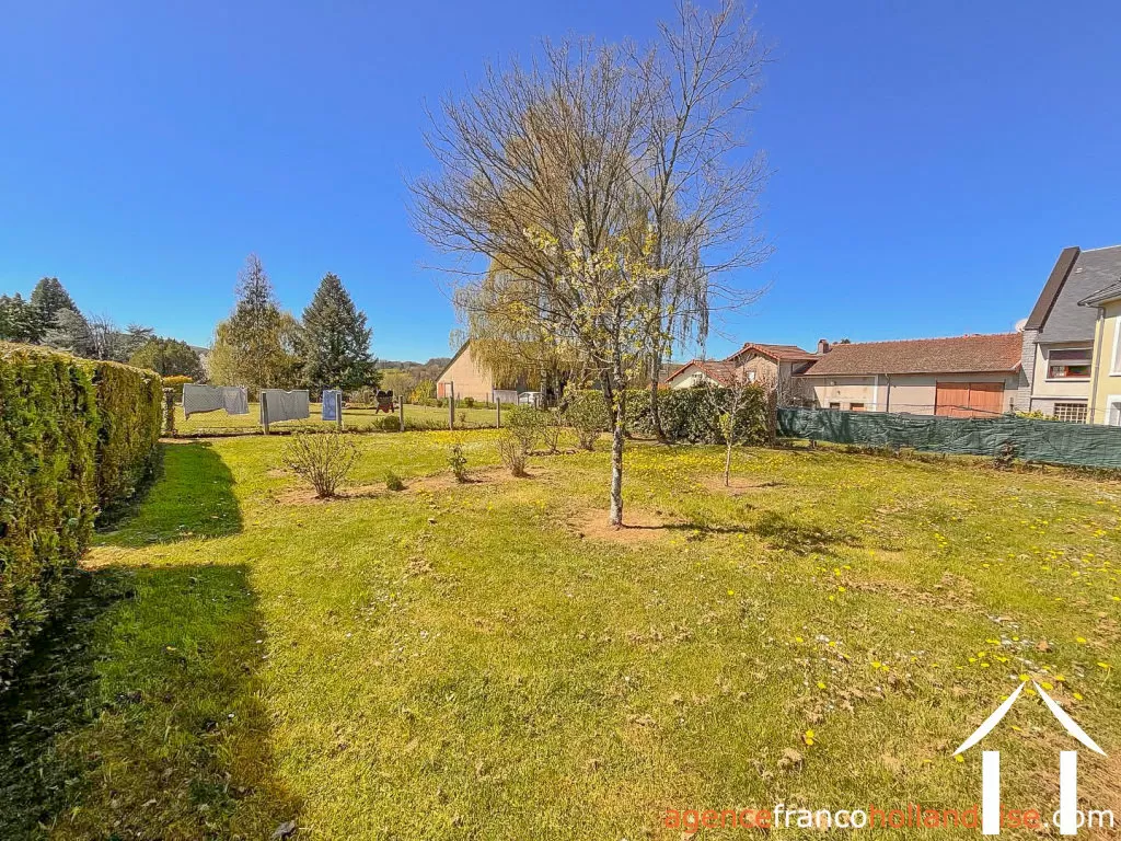 Maison de bourg à vendre chateauneuf la foret, limousin, Li1045 Image - 27