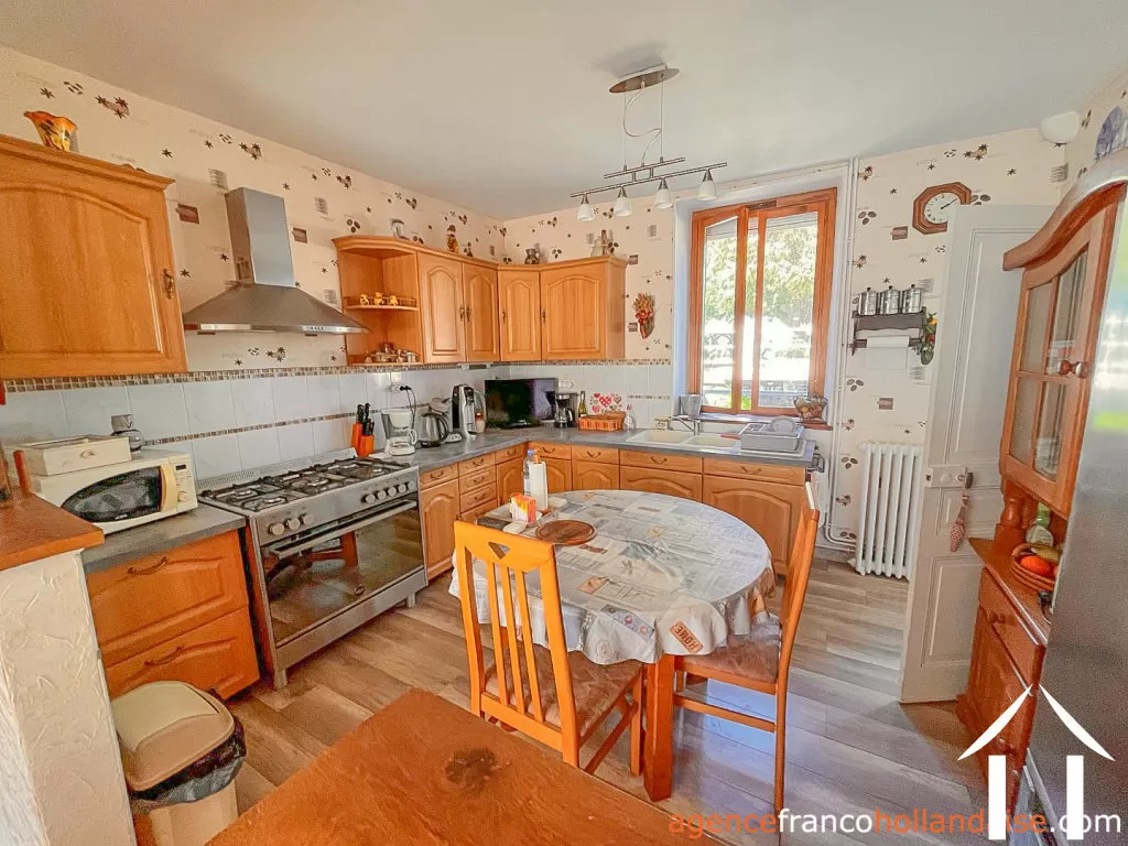 Maison de bourg à vendre chateauneuf la foret, limousin, Li1045 Image - 5