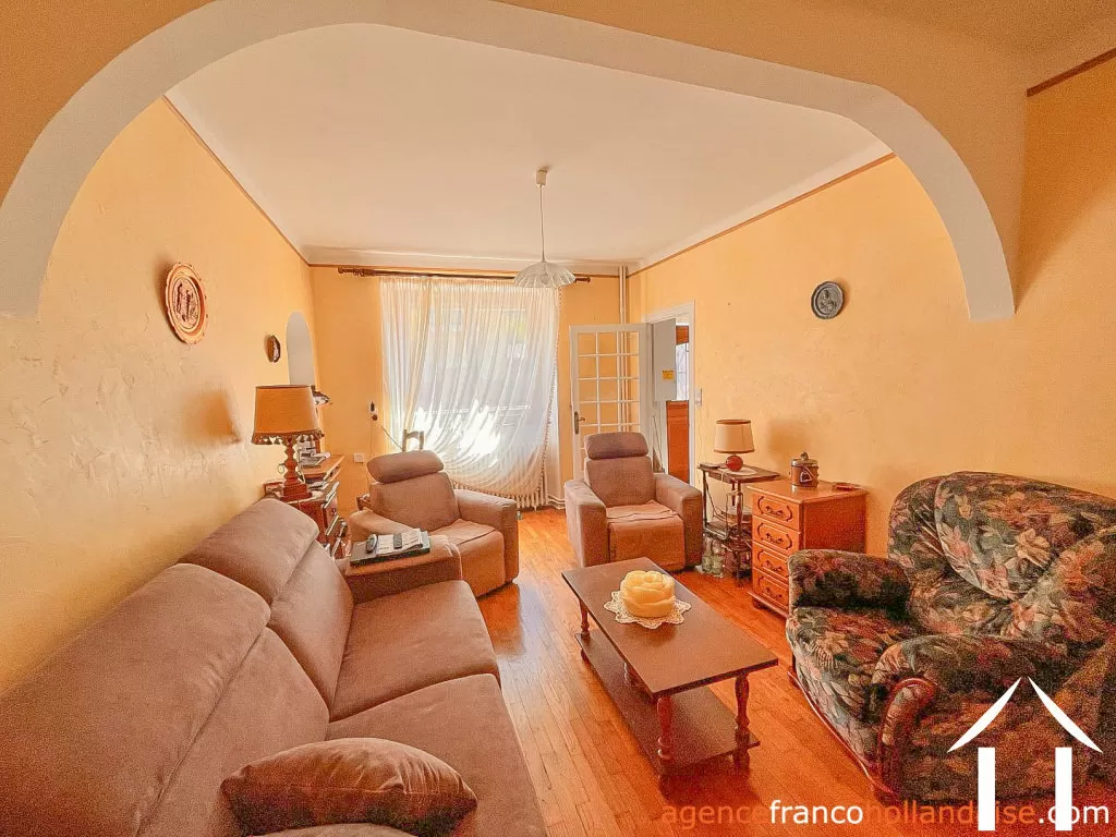 Maison de bourg à vendre chateauneuf la foret, limousin, Li1045 Image - 7