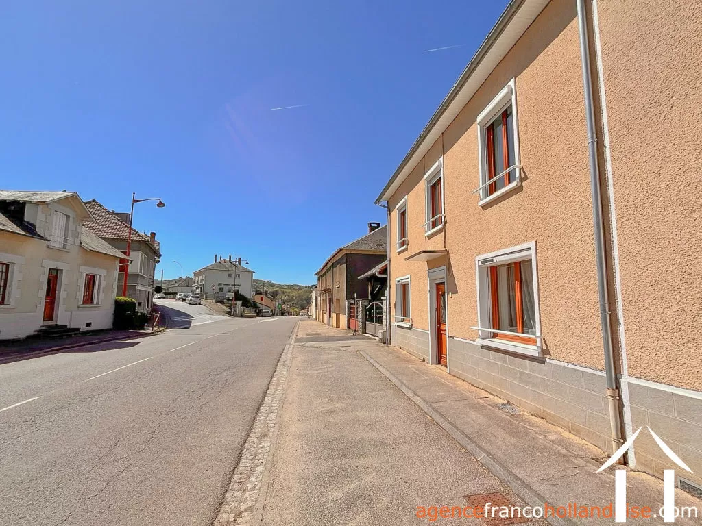 Maison de bourg à vendre chateauneuf la foret, limousin, Li1045 Image - 37