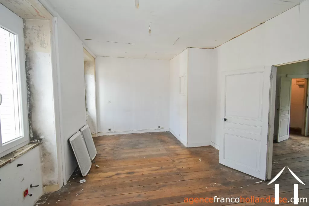 Maison de bourg à vendre chateauneuf la foret, limousin, Li1050 Image - 24