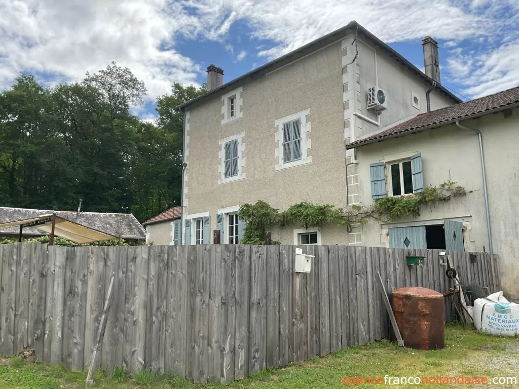 Maison avec gite à vendre rochechouart, limousin, Li1054 Image - 70