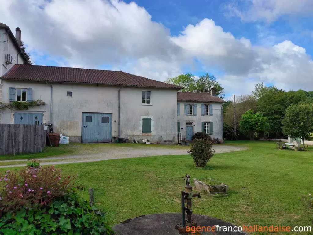 Maison avec gite à vendre rochechouart, limousin, Li1054 Image - 2