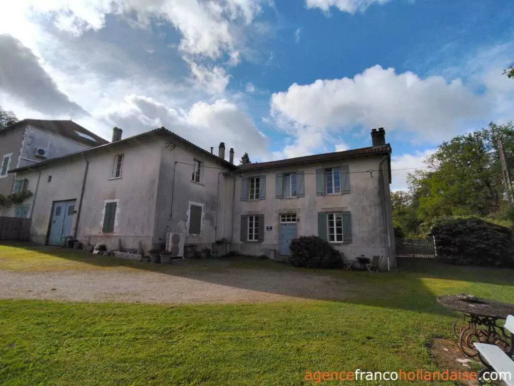 Maison avec gite à vendre rochechouart, limousin, Li1054 Image - 3