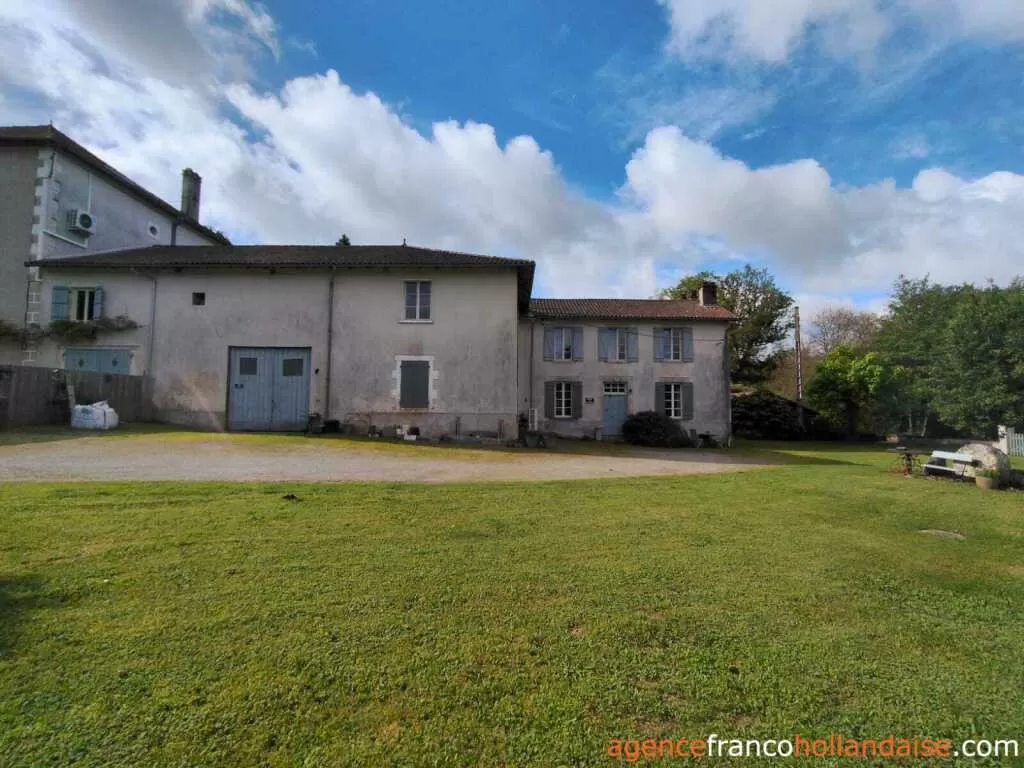 Maison avec gite à vendre rochechouart, limousin, Li1054 Image - 63
