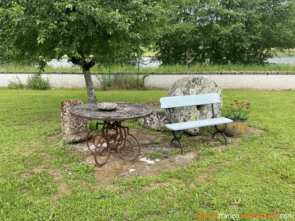 Maison avec gite à vendre rochechouart, limousin, Li1054 Image - 37