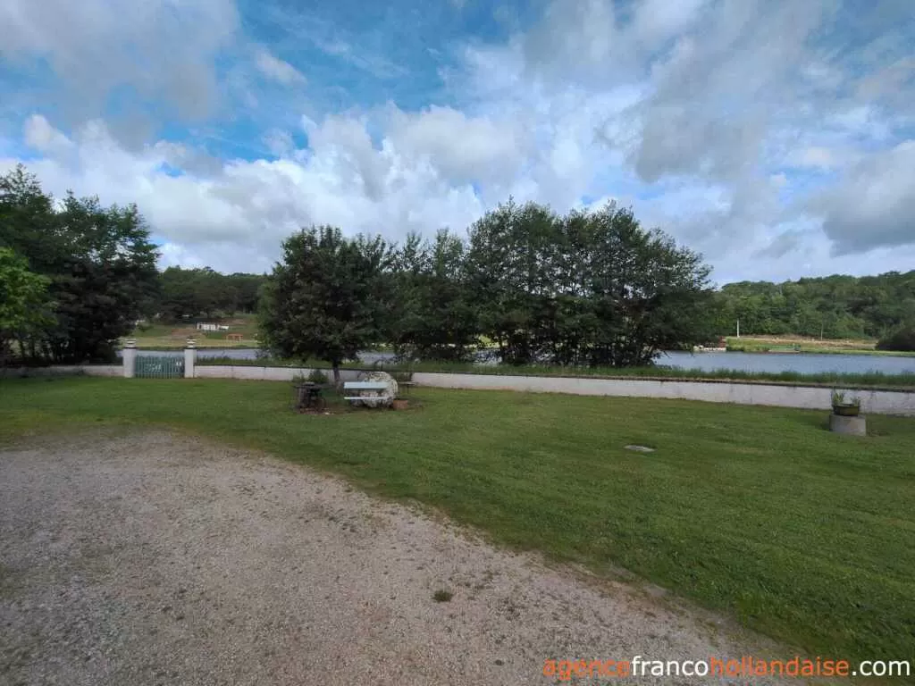 Maison avec gite à vendre rochechouart, limousin, Li1054 Image - 36