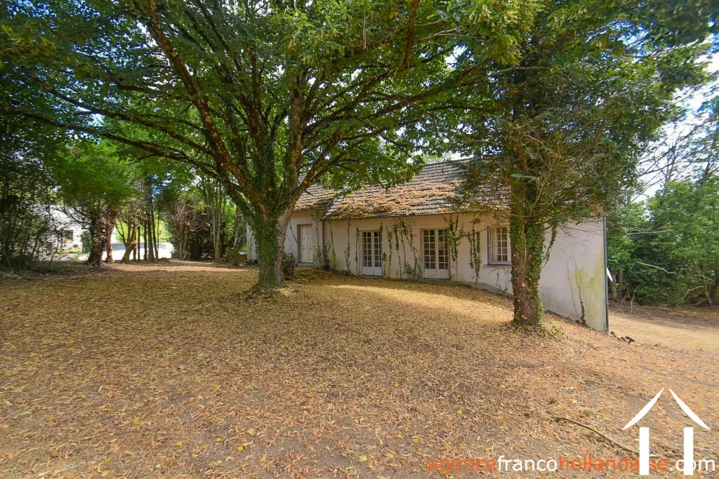 Maison de bourg à vendre meilhards, limousin, Li1063 Image - 1