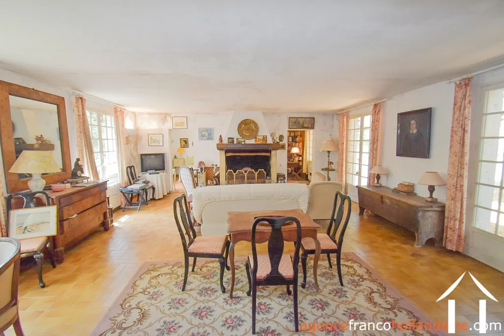 Maison de bourg à vendre meilhards, limousin, Li1063 Image - 5