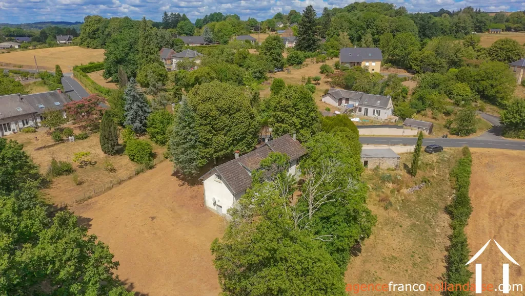 Maison de bourg à vendre meilhards, limousin, Li1063 Image - 40