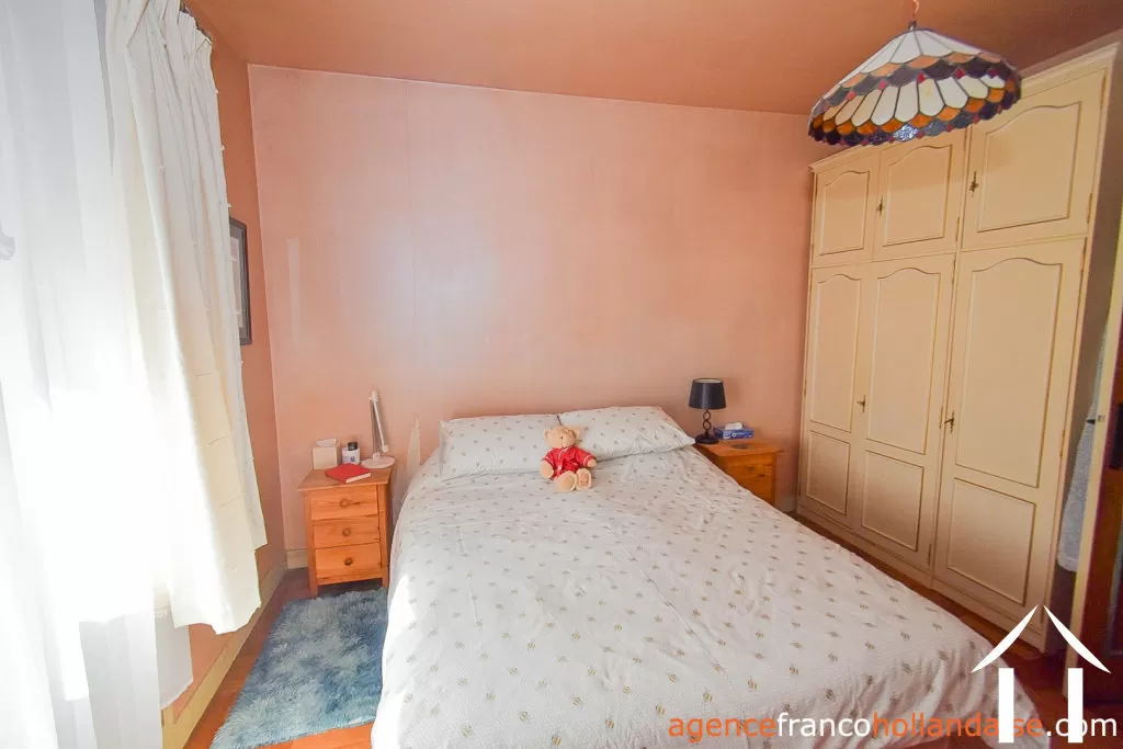 Maison à vendre chateauneuf la foret, limousin, Li1064 Image - 11